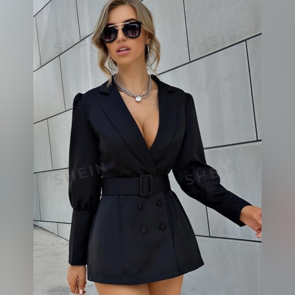 black blazer top. only worn once !! belt not included